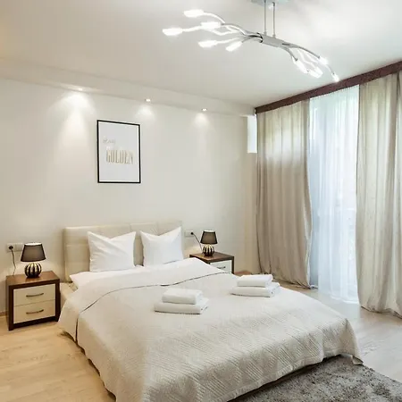 Golden - Location In Center Grzybowska 5 Warschau